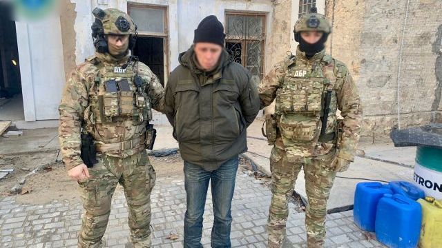 Активно выполнял указания РФ: работника Херсонского СИЗО подозревают в госизмене