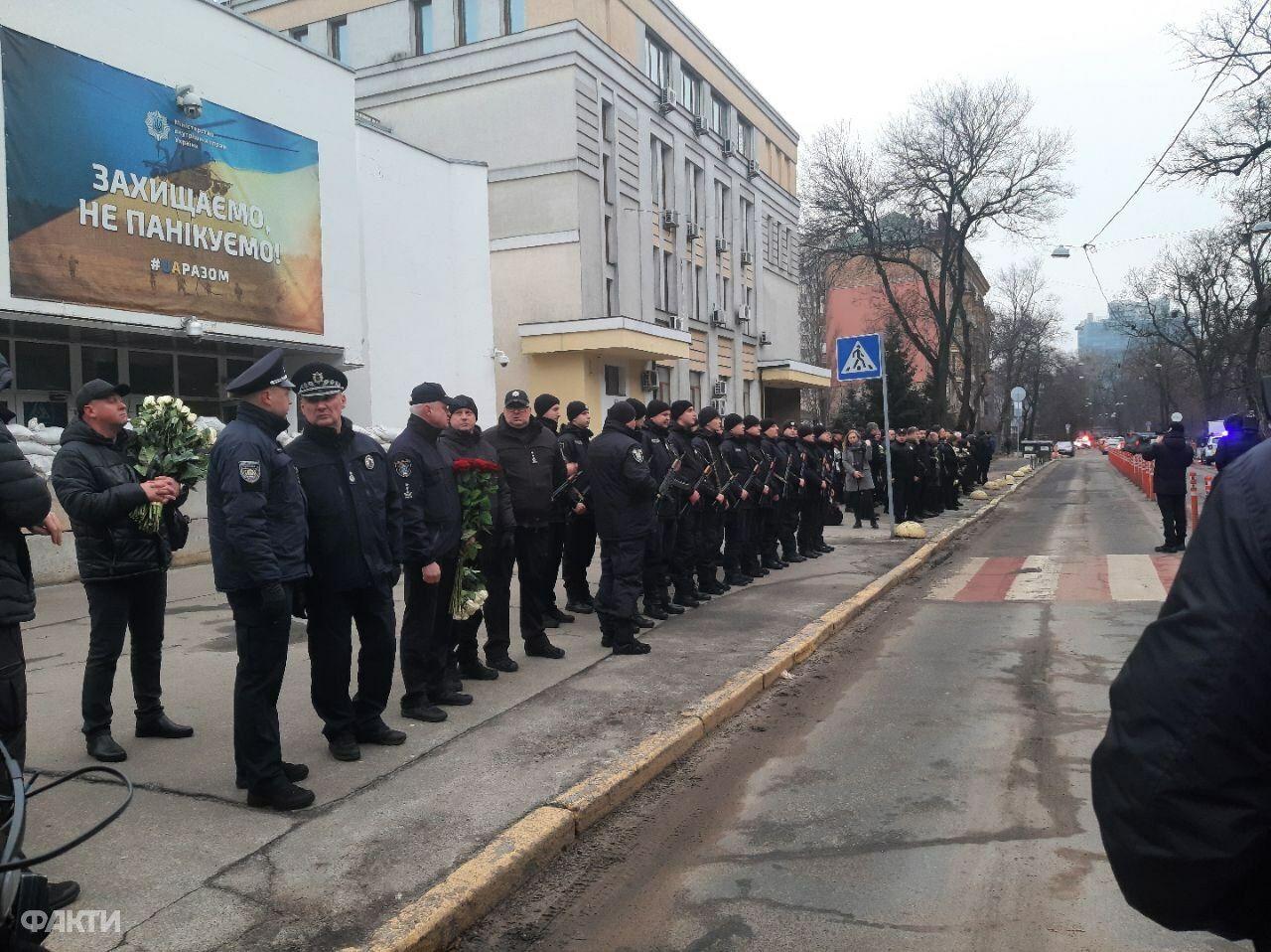 прощання монастирський єнін
