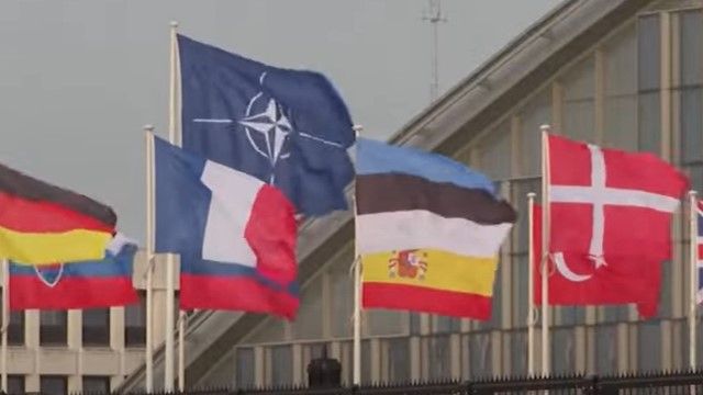 Больше тяжелого вооружения: мировые политики призывают усилить поддержку Украины