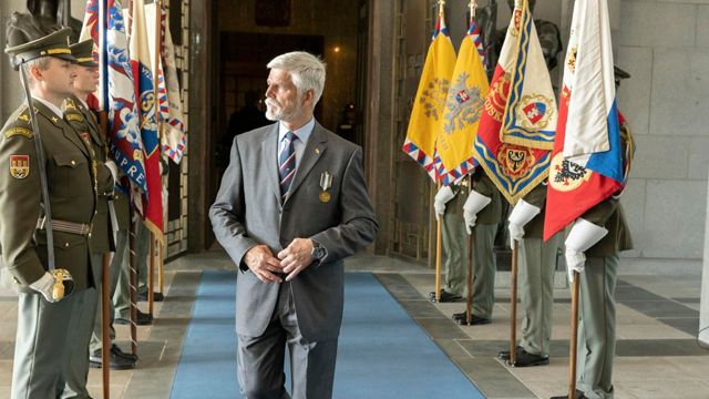 НАТО має розглянути членство України одразу після війни – Петр Павел