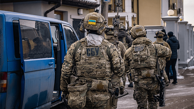 СБУ викрила шахраїв, які вкрали майже 100 млн грн з рахунків мешканців Маріуполя