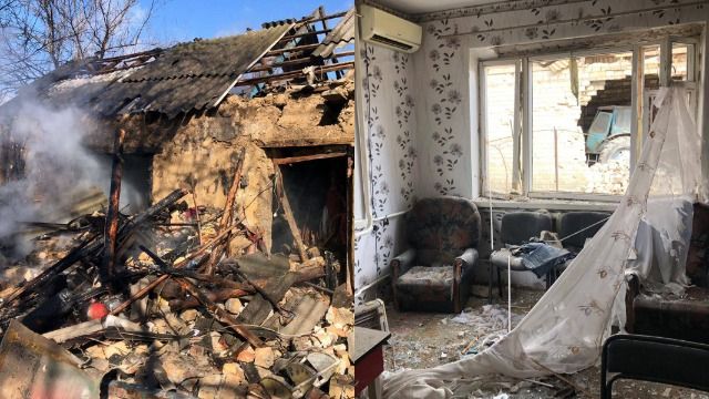 Двое раненых, повреждены дома, газопроводы и автомобили: РФ обстреляла Днепропетровскую область