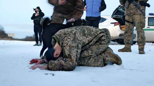 Після звільнення цілував українську землю: маріуполець розповів про тортури у російському полоні