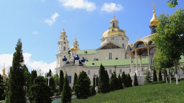 Тернопольский облсовет хочет выселить УПЦ МП из Почаевской лавры