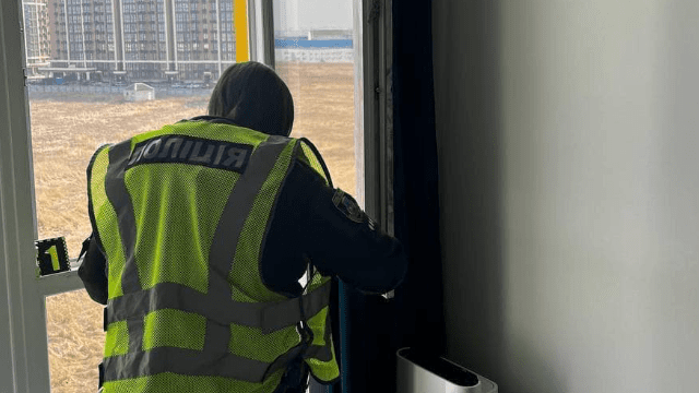 У Вишневому мати викинула двомісячне немовля з п’ятого поверху