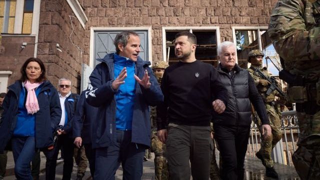 Необходимо вывести войска и персонал РФ с территории ЗАЭС, чтобы восстановить ядерную безопасность – Зеленский