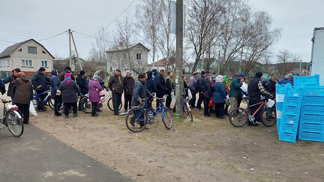 Те, кто был врагами в мирной жизни, встали плечом к плечу – волонтер