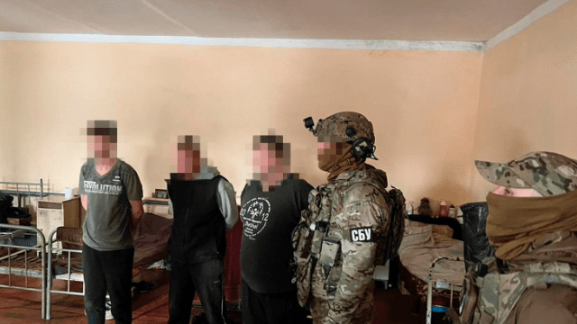 в’язнів Рівненської колонії викрили у шахрайстві