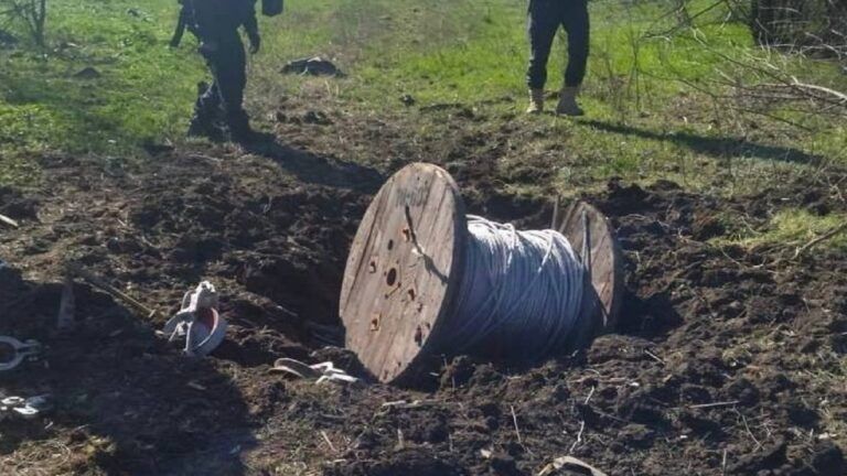 Помер електромонтер, який 31 березня підірвалися на міні в селі Херсонської області