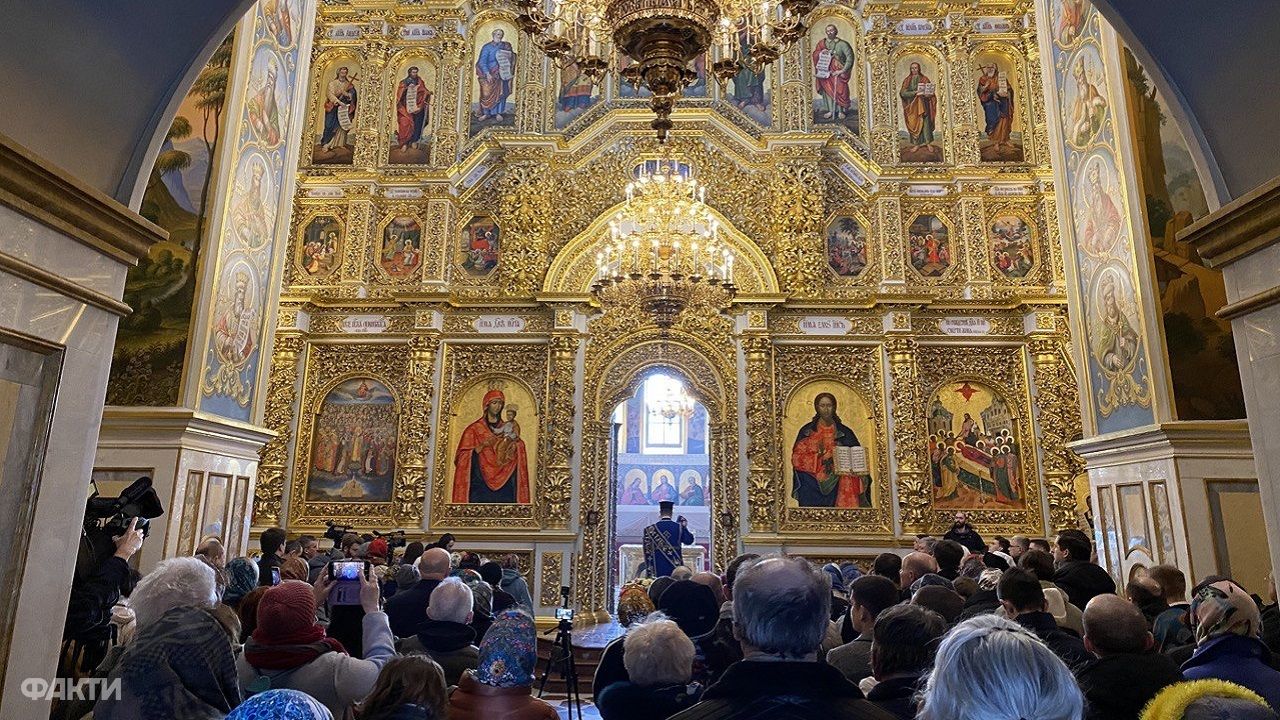 В Успенському Соборі проходить святкова літургія з нагоди Благовіщення