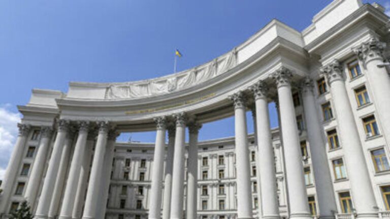 Карта Украины без Крыма: МИД призвал Венгрию прекратить провокации