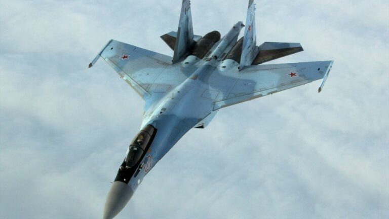 Російський літак Су-35