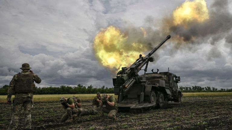 Українські військові та Caesar