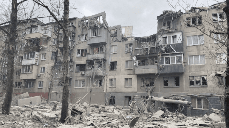 Удар РФ по Слов'янську – поліція показала кадри перших хвилин обстрілу – ВІДЕО ОНЛАЙН