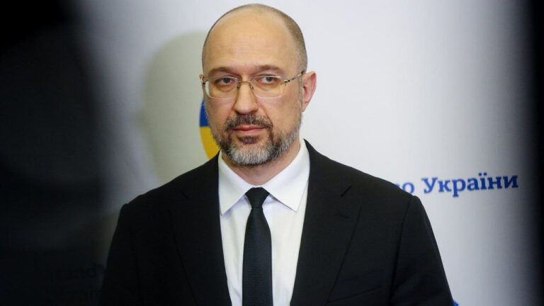 Украине не нужно мобилизовать 500 тыс. человек — Шмыгаль