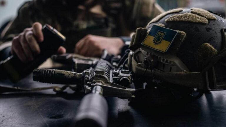 Українські військові