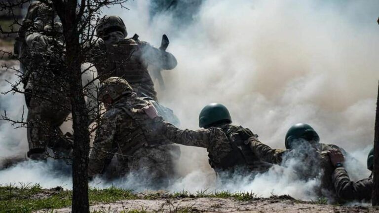 Українські військові