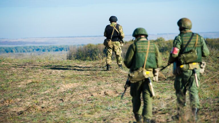 російські солдати
