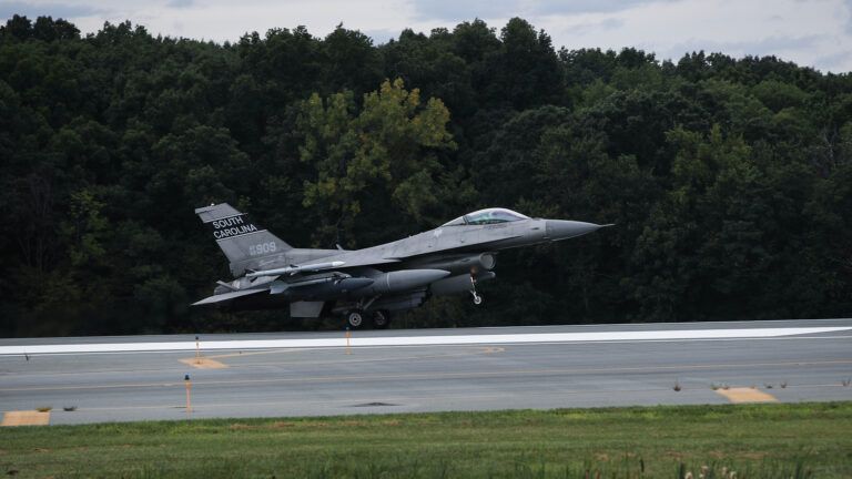 Літак F-16