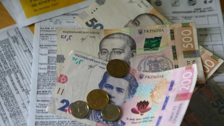 Почему задерживают социальные выплаты: причины в 2026 году