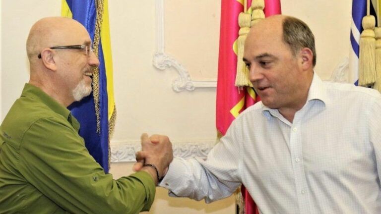 Резніков обговорив посилення ЗСУ з міністром оборони Британії