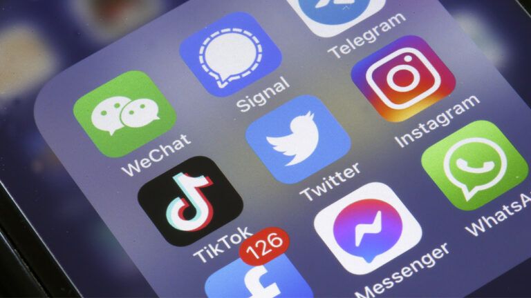 Чим небезпечні платформи Telegram, TikTok, Viber та чи заборонять їх в Україні