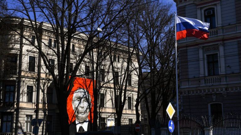 Латвія Путін