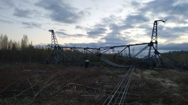 в Лєнінградській області підірвали опори ЛЕП