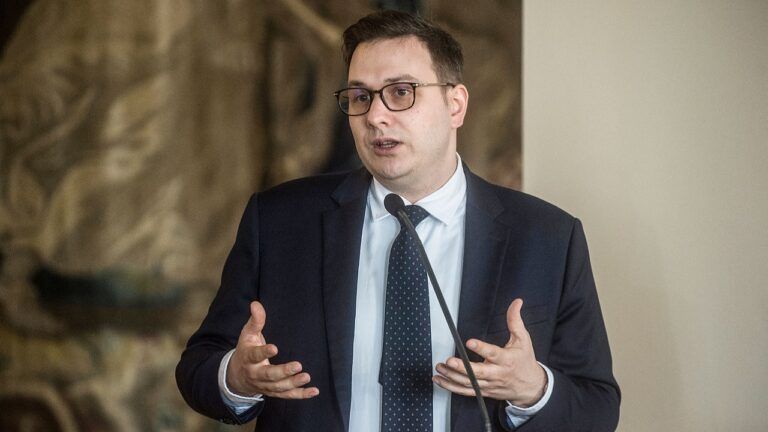 міністр Ян Ліпавський
