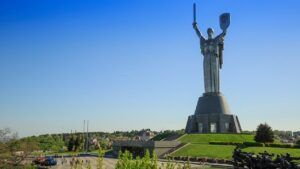Процес вже розпочався: у Мінкульті про заміну радянського герба на щиті Батьківщини-матері