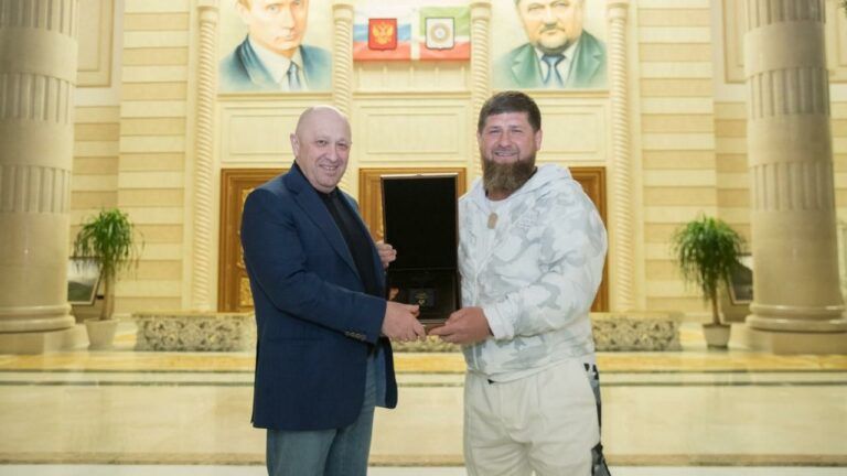 ISW рассказал, почему Пригожин хочет передать ответственность за Бахмут Кадырову, и как это повлияет на бои за город