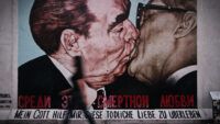 Брежнева лишили звания почетного гражданина Киева