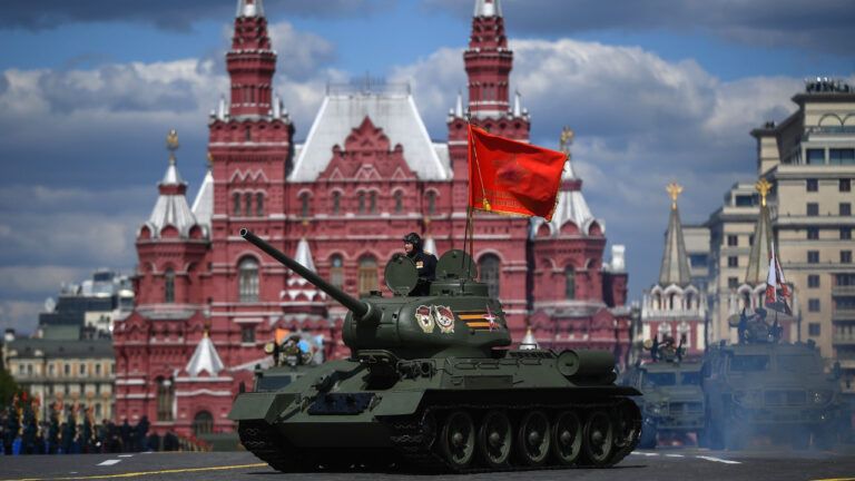 Парад на Червоній площі в Москві 9 травня 2023, танк Т-34
