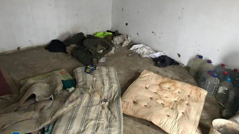 Допрашивают в спортзале школы: на Херсонщине оккупанты пытают проукраинских жителей