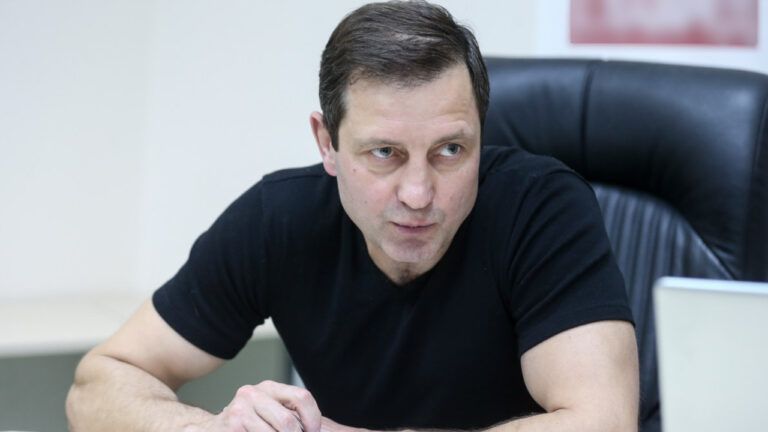 Валентин Бадрак