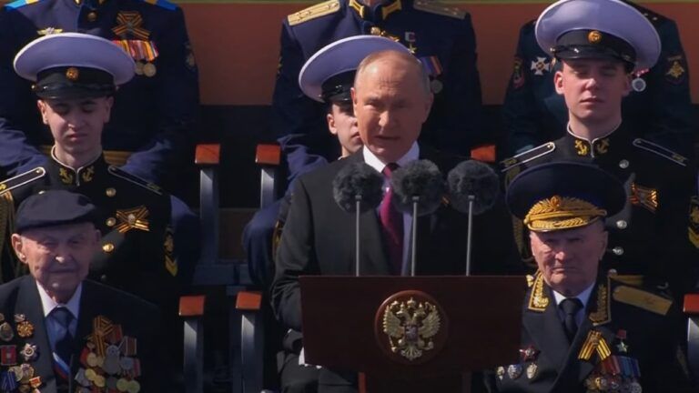 путін на параді у москві