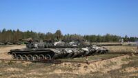 В Минобороны Беларуси заявили об усилении границы танками