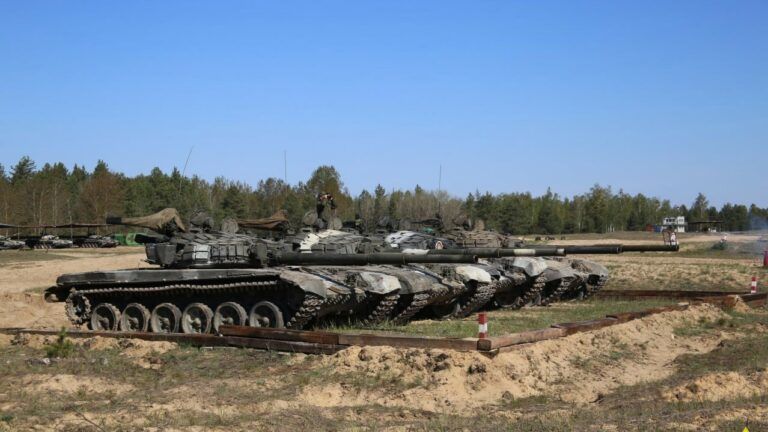У Міноборони Білорусі заявили про посилення кордону танками