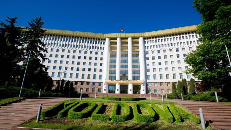 Парламент Молдови