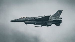 винищувач F16