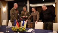 Оружие, формат безопасности и трибунал: Подоляк об ожиданиях от последнего дня саммита G7