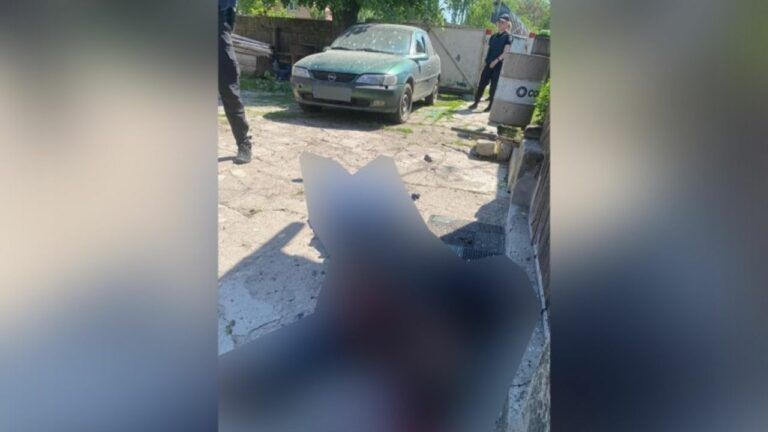 На Полтавщині чоловік вчинив потрійне вбивство і підірвав себе на гранаті