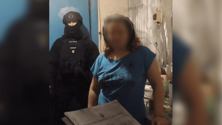 Брала деньги за сексуальные “развлечения” и создание порно с детьми: в Киевской области будут судить горе-мать