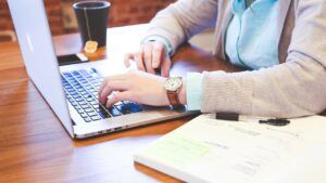 Робота для переселенців: як знайти, навчитися і влаштуватися