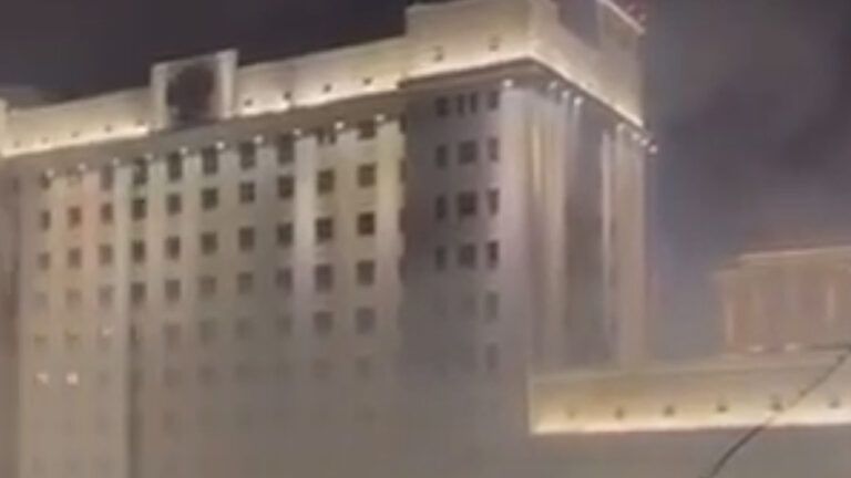 В здании Минобороны РФ в Москве произошел пожар