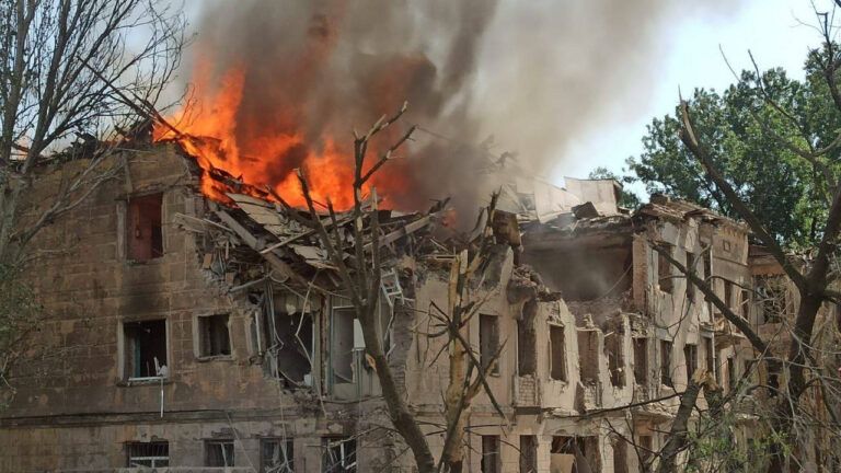 Поліклініка Дніпро – Зеленський показав відео після ракетного удару по поліклініці в Дніпрі 26 травня 2023