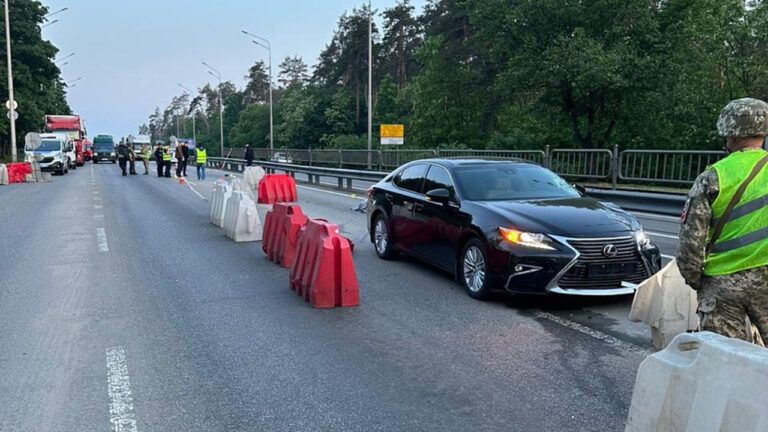 ДТП на блокпосту в Києві