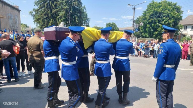 Прощання із нацгвардійцем Вадимом Бондаренком
