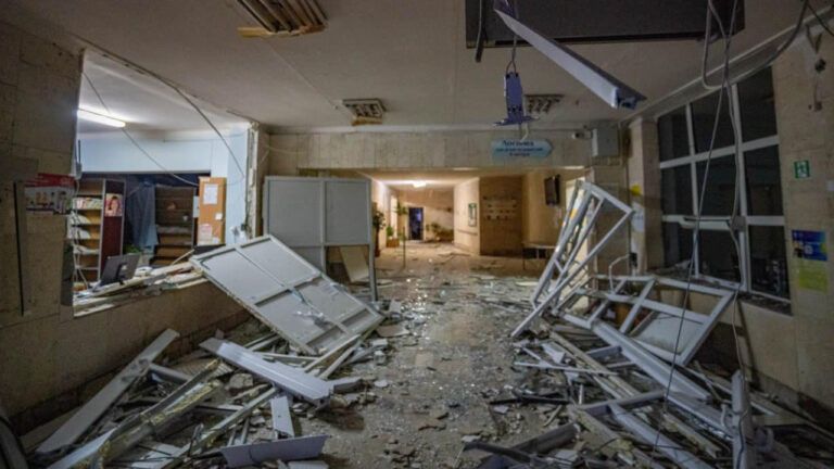 Поліклініка №3 у Деснянському районі Києва 1 червня 2023