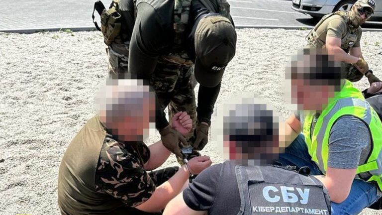 Переправляли за границу призывников. СБУ ликвидировала 10 новых схем для выезда уклонистов